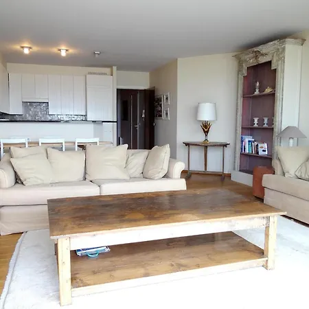 Seaside Comfort With Parking, Cleaning Included 아파트 니우포르트