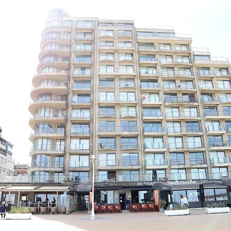 Seaside Comfort With Parking, Cleaning Included 아파트 *