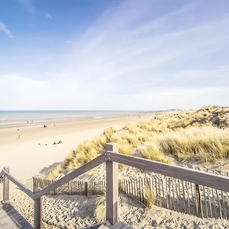 Seaside Comfort With Parking, Cleaning Included *